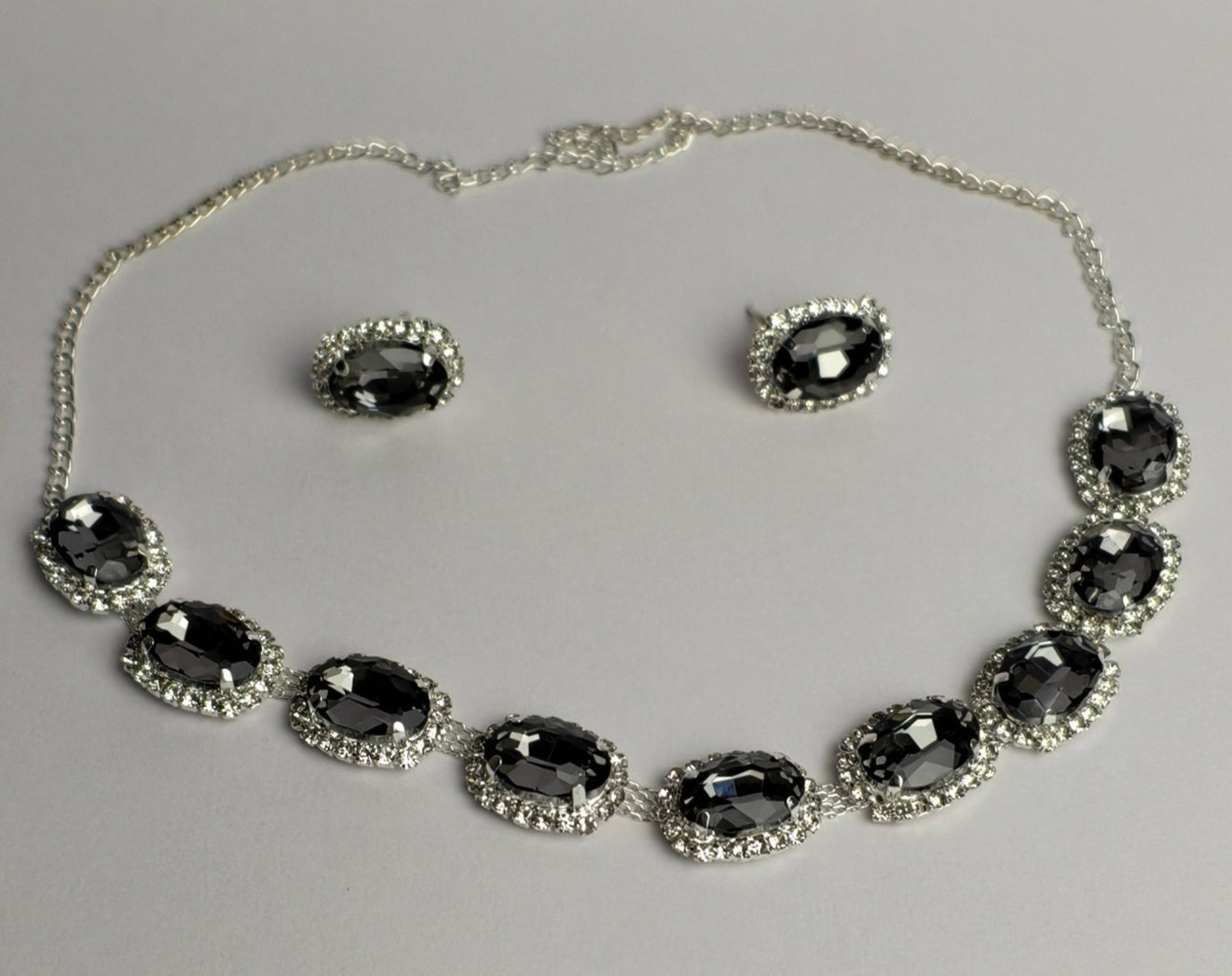 Elegant Oval-Cut Gemstone Necklace Earring Set